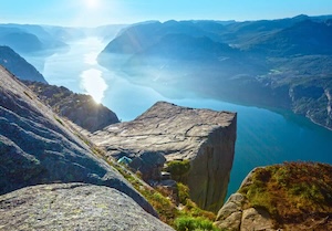 ./preikestolen-pulpit-rock-norway_1785863114368